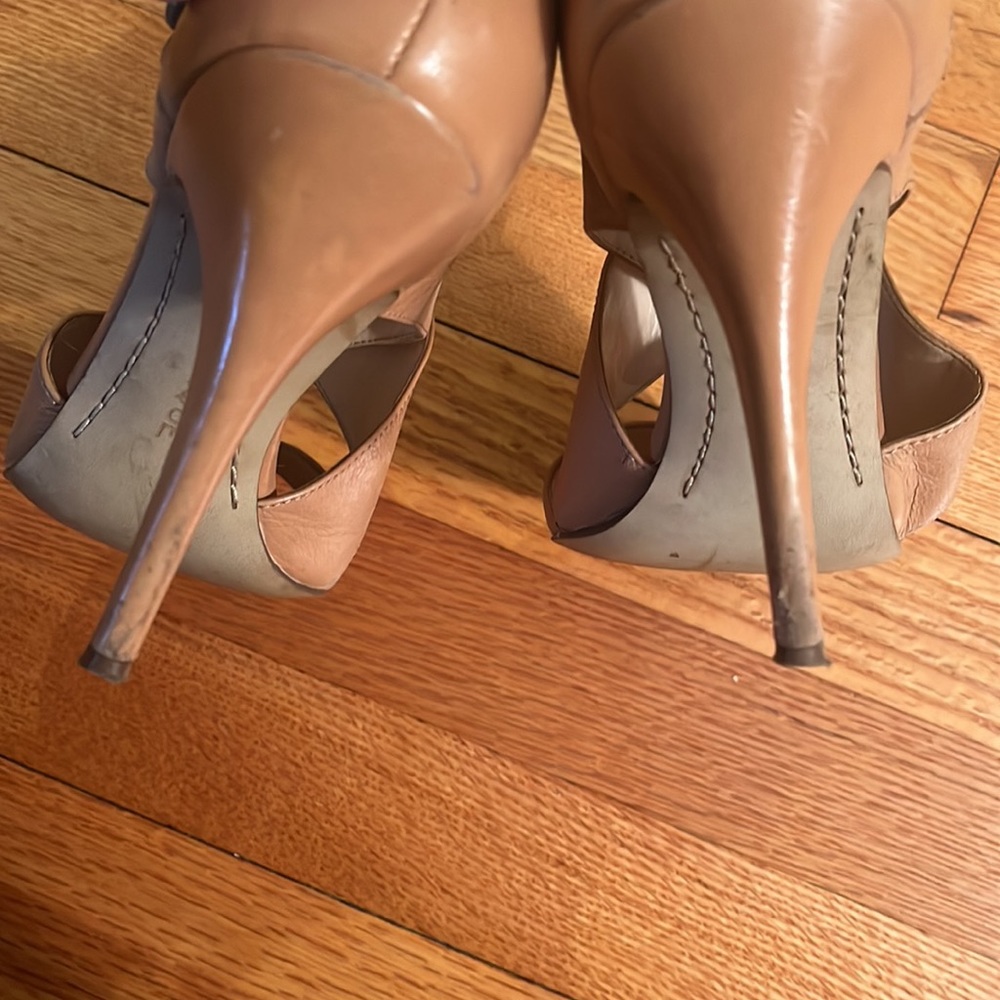 Boutique 9 tan leather strappy heeled sandals size 7 in box - Picture 6 of 9